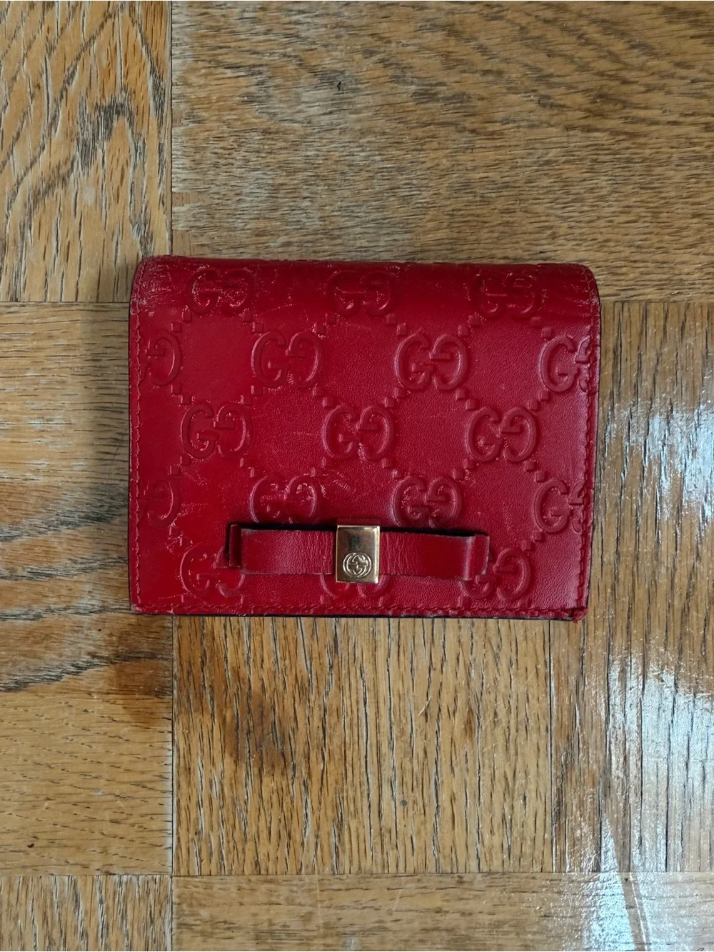 Gucci Red Embossed GG Leather Card Holder - Picture 2 of 7